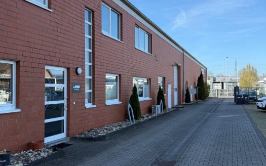 Lager/Produktionshalle mit Büro im Industriegebiet Ost